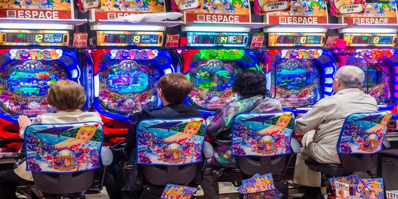 Cách chơi của game Pachinko khá đơn giản và bạn cần dùng xu để nạp bi